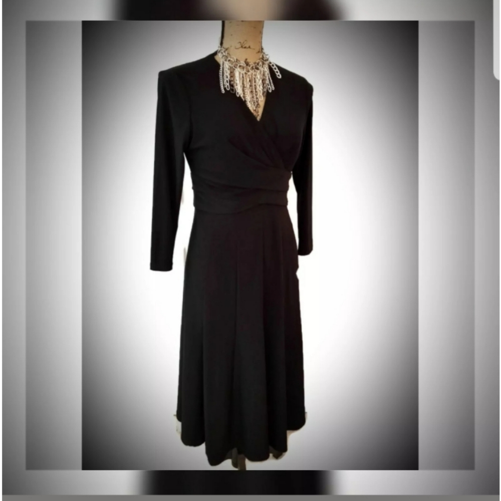 Fit flare black dress empire waist sz 4 flattering